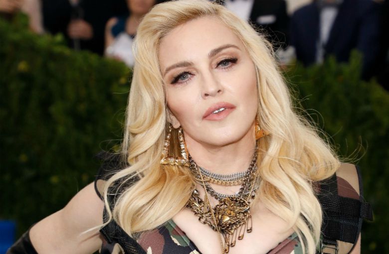 Madonna confiesa que también fue víctima de acoso sexual