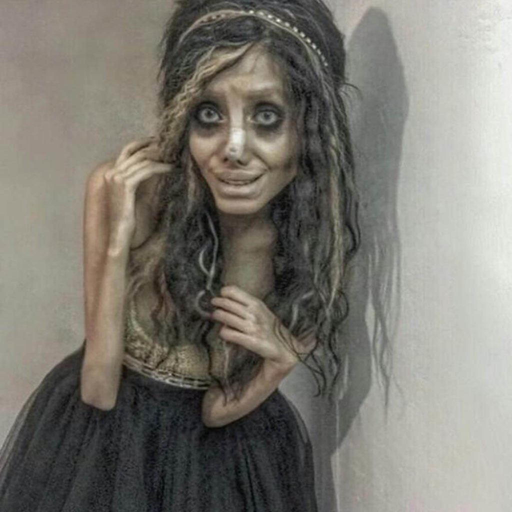 Sahar Tabar como un zombie