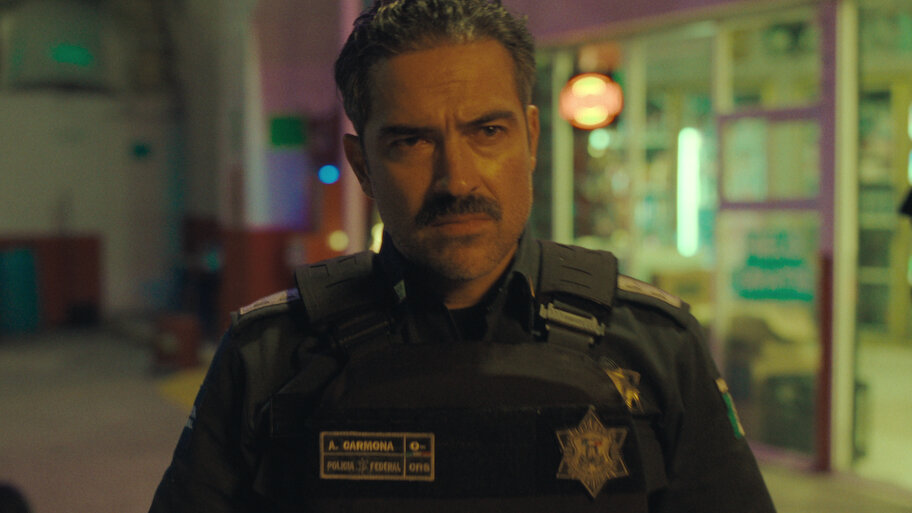 Alfonso Herrera como Arturo Carmona en La captura