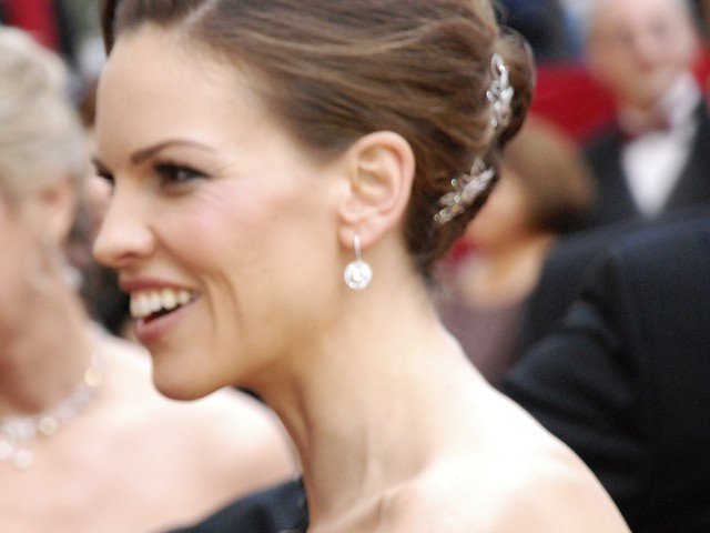 Hilary Swank en la alfombra roja de los premios Óscar 2008